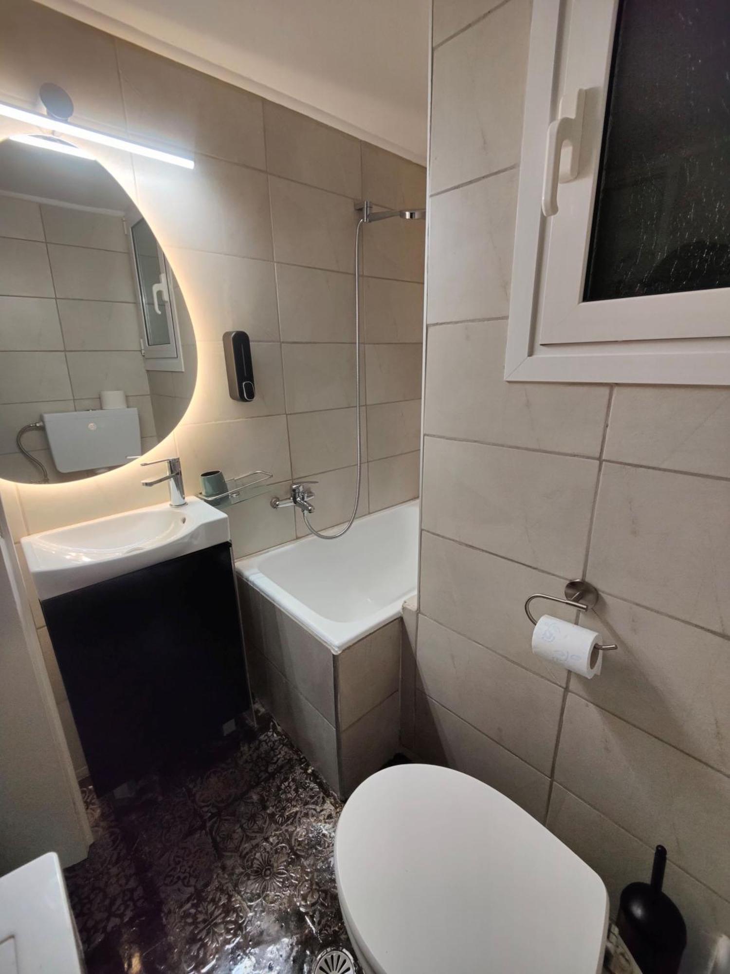 Σπίτι Για Δυο Στο Κέντρο Της Αθήνας Apartment Ngoại thất bức ảnh